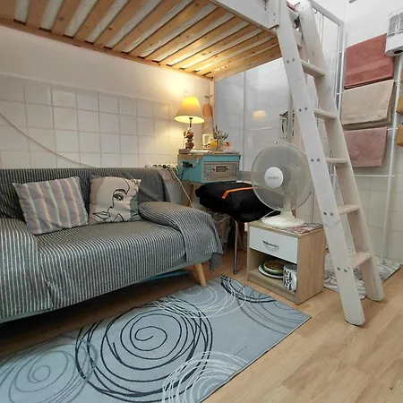 Rose & Stouring - Quartier Montmartre Kapselhotel Paris