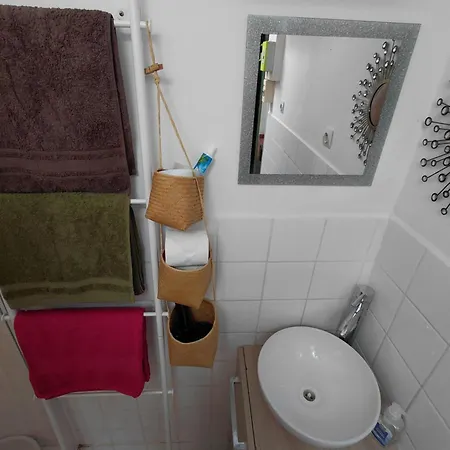 Kapselhotel Rose & Stouring - Quartier Montmartre Paris