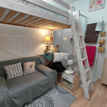 Rose & Stouring - Quartier Montmartre Kapselhotel *